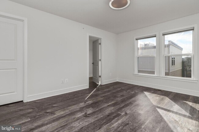 Building Photo - 14583 Lakestone Dr