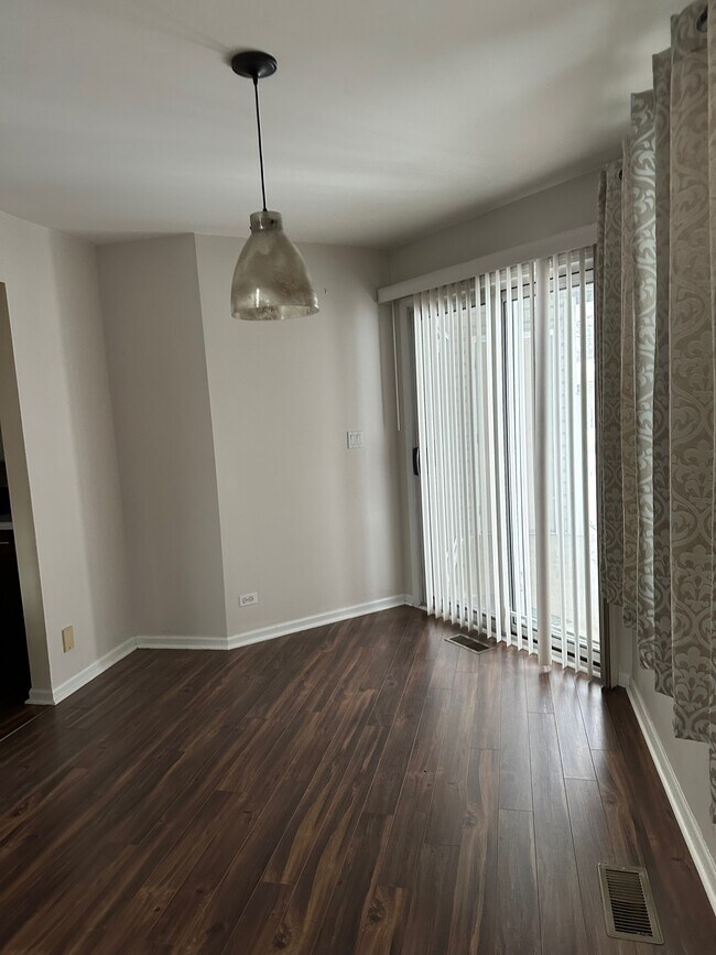 Building Photo - 386 Waterford Ct