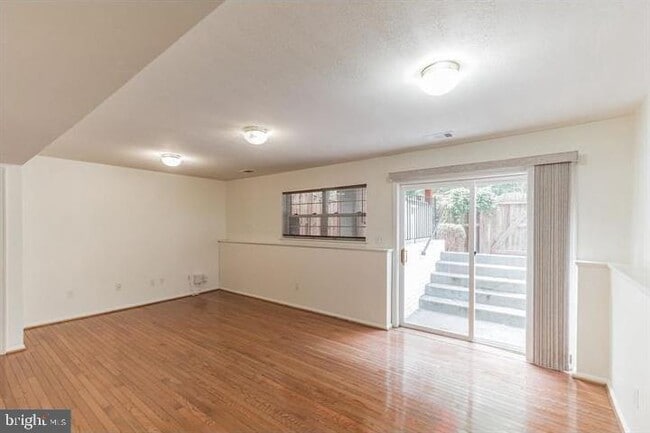 Building Photo - 5520 Jowett Ct