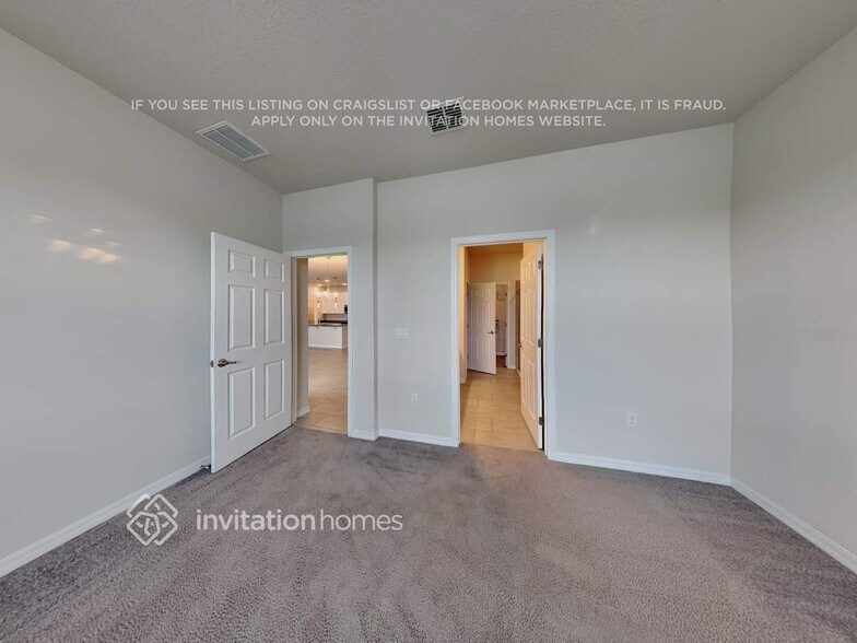 Building Photo - 1487 Grassland Ave