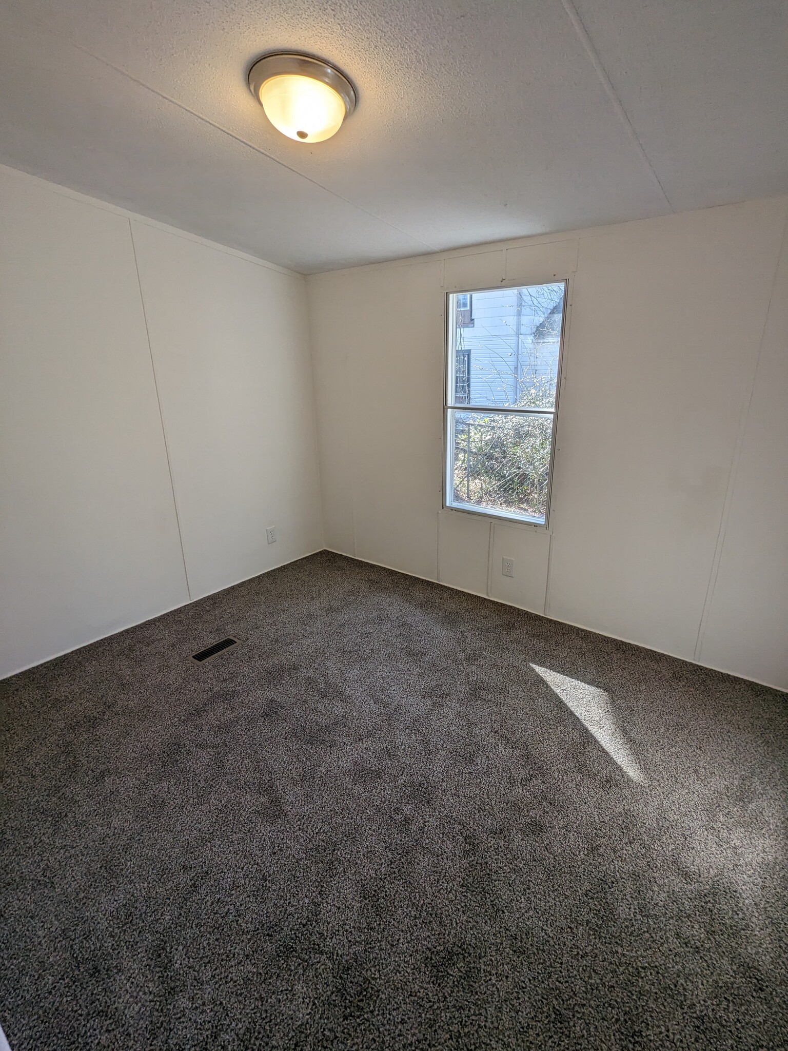 Bedroom - 603 E Pine Ave