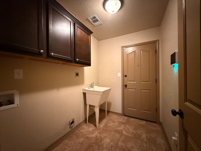 Building Photo - Purser Crossing's Finest