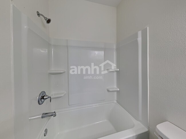 Building Photo - 1048 Walden Pond Dr