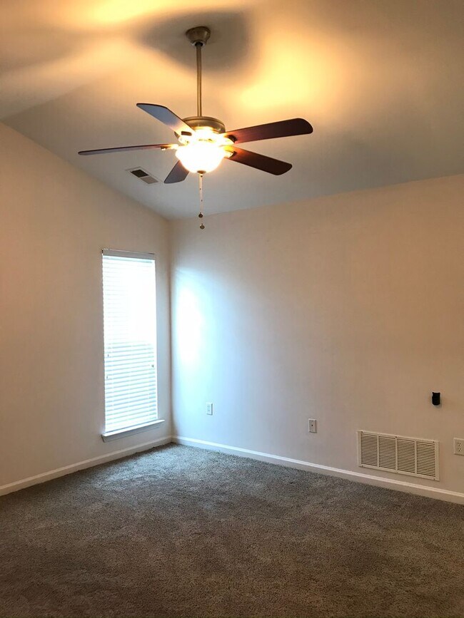 Building Photo - LVP FLOORING THROUGHOUT! 4 Bedrooms in Center Hill Elementary, Middle & High School District!