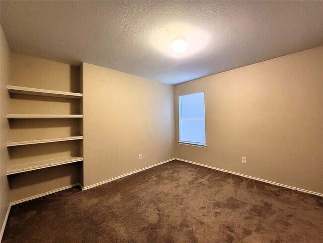 Building Photo - 1433 Kramer Ct