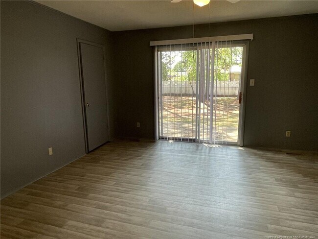 Building Photo - 323 Cadmium Ct