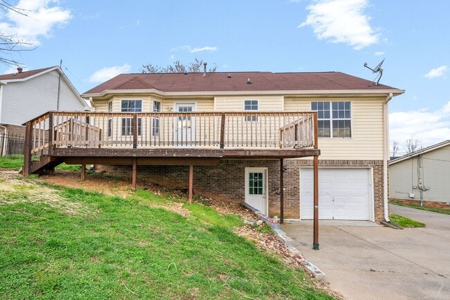 Building Photo - 3 Bed 2 Bath Home Near Post for Rent!
