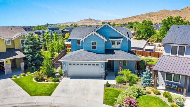 Building Photo - Stunning Modern Home Near NE Foothills | Mountain Views | Designer Finishes