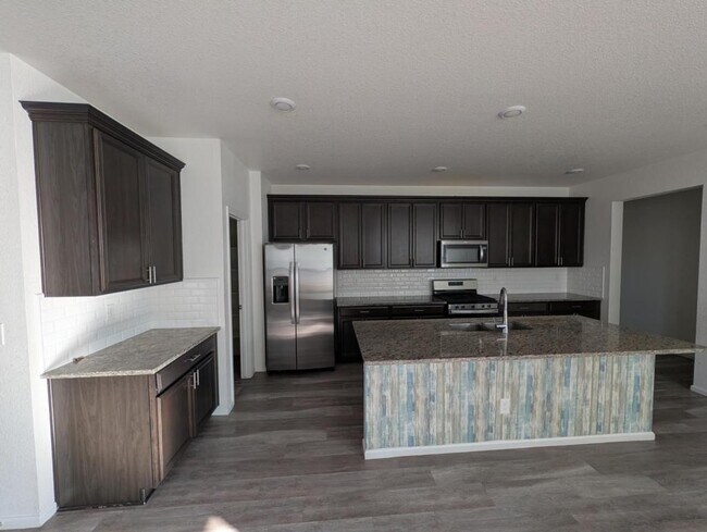 Building Photo - 17517 Booth Fls Wy