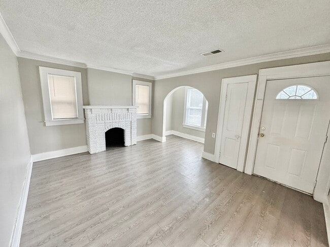 Building Photo - 3219 Carnes Ave