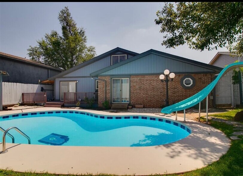 Building Photo - 6705 Bayberry Dr