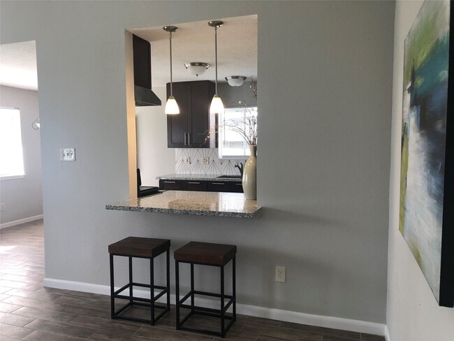 Building Photo - 1003 Shadow Mountain Dr