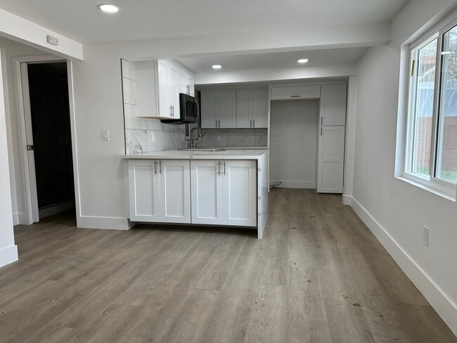 Building Photo - 1309 S Hamilton Blvd
