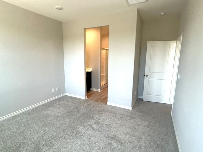 Building Photo - ARLETTA WAY FULLERTON 92835  (3 BED / 2.5 BATH)