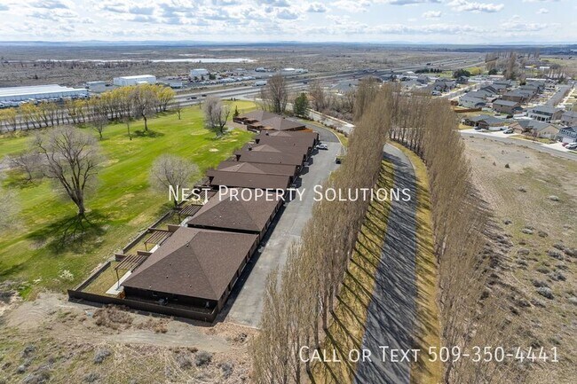 Building Photo - 1213 Rd F .2 NE