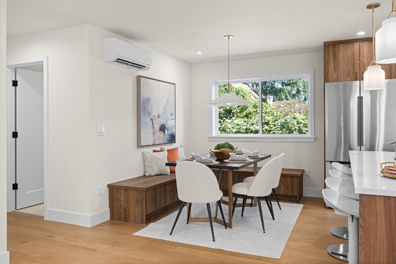 Building Photo - 2349 NE 127th St