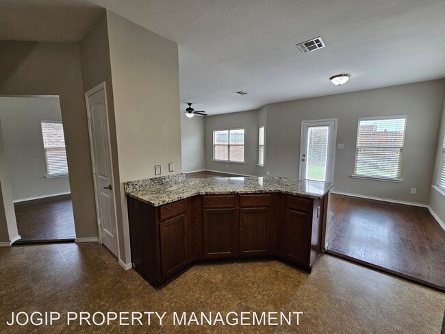 Building Photo - 3 br, 3 bath House - 4019 Houston Dr.