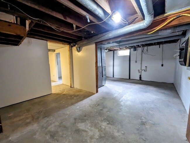 Building Photo - 604 8th Ave