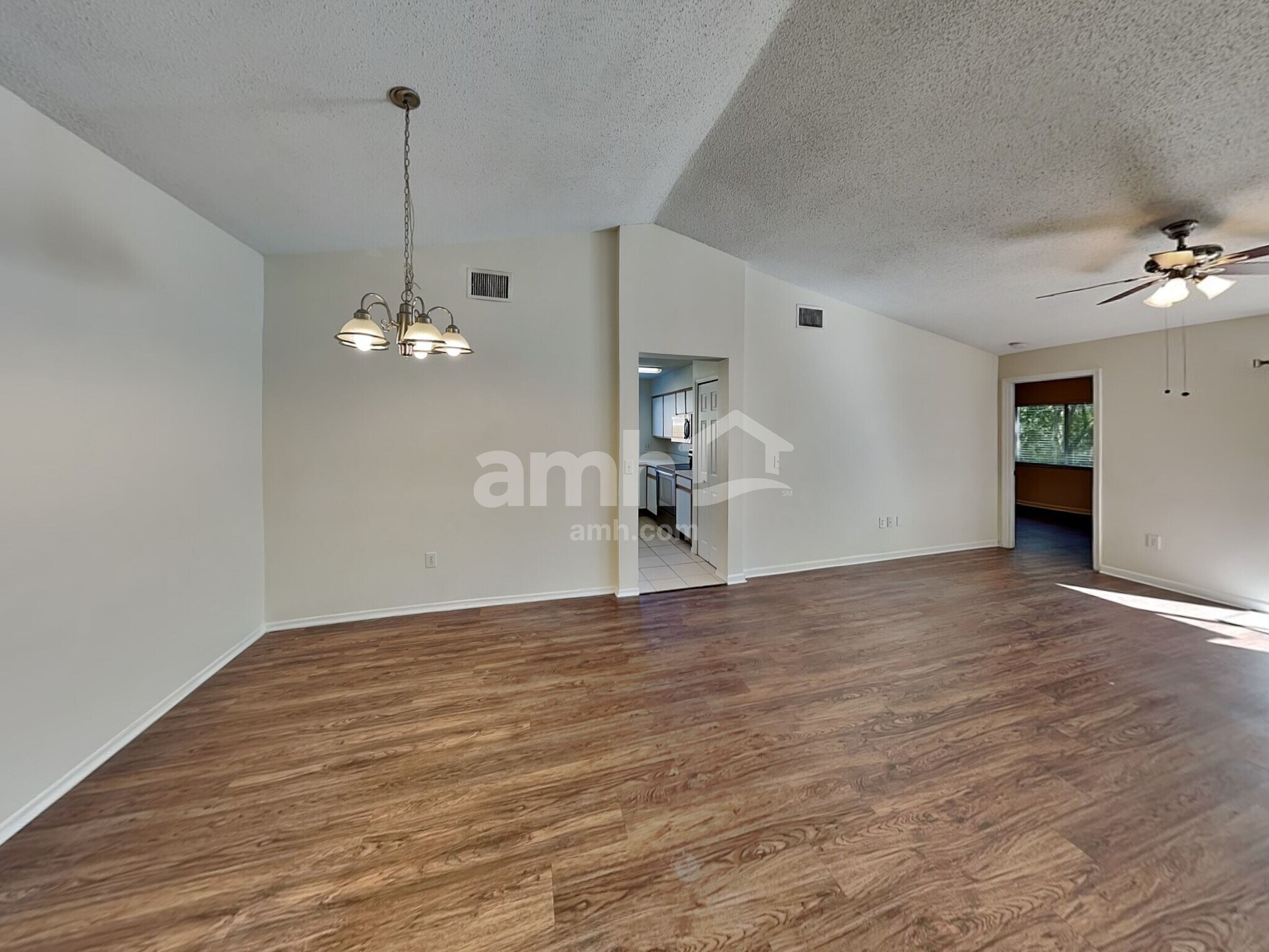 Building Photo - 1209 Blufield Ave