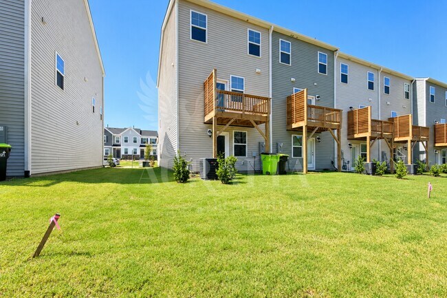 Building Photo - 3210 Gypsum Dr