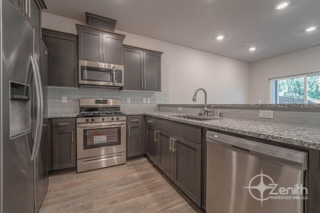 Building Photo - 2403 Trail View Ct
