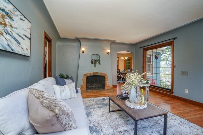 Fireplace in Living Room - 1215 N Anderson St