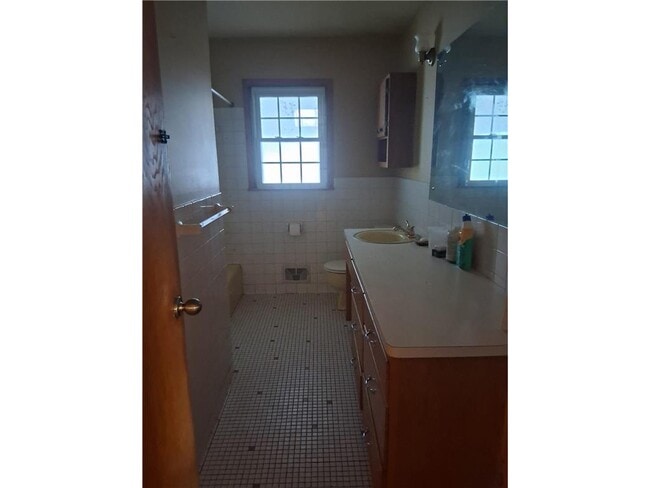 Building Photo - 7885 Van Buren St NE