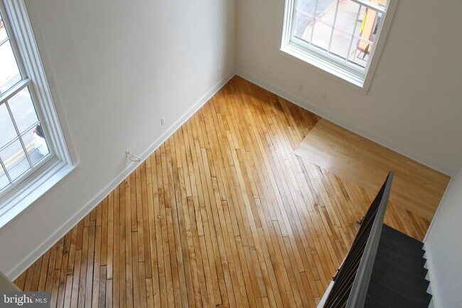 Building Photo - 71 N Main St