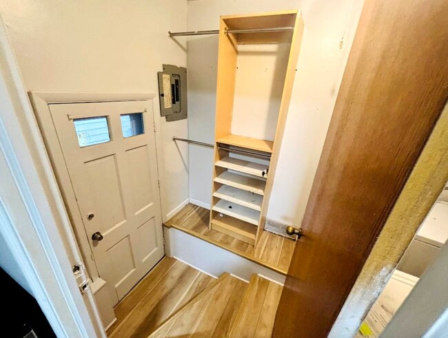 Building Photo - 3337 Court St