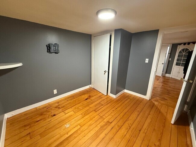 Building Photo - 949 Locust St