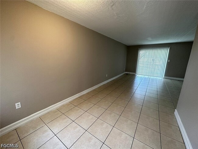 Building Photo - 1830 Maravilla Ave