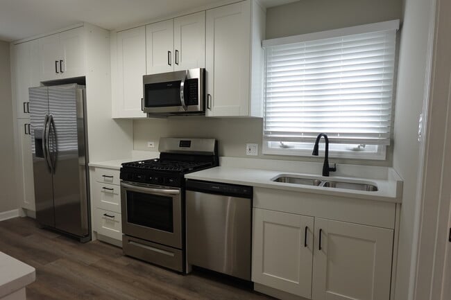 Building Photo - 3118 Martin Ave