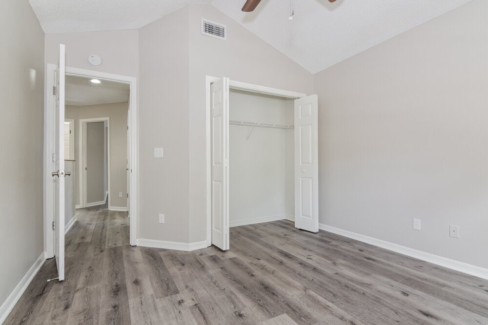 Building Photo - 2325 Kenwick Dr
