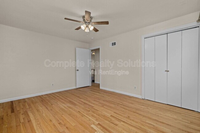 Building Photo - 231 Emerling Dr