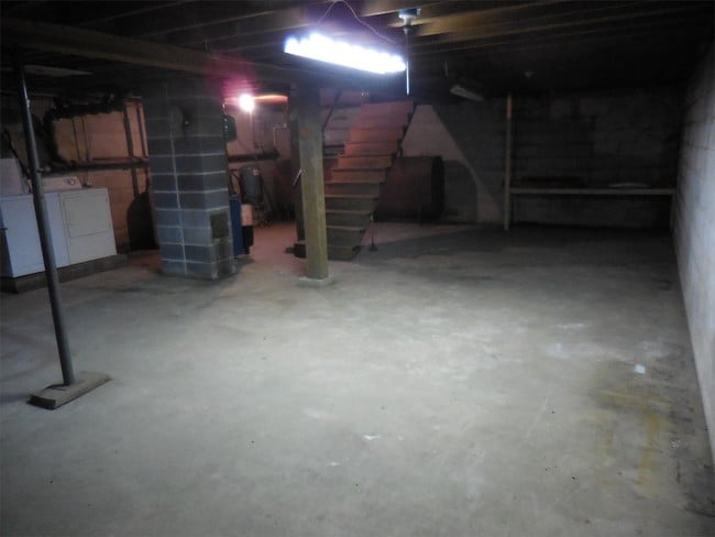 Building Photo - 6 Pleasant Grove Rd