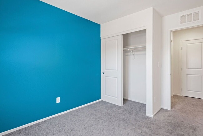 Building Photo - 444 Moonlight Cove Dr