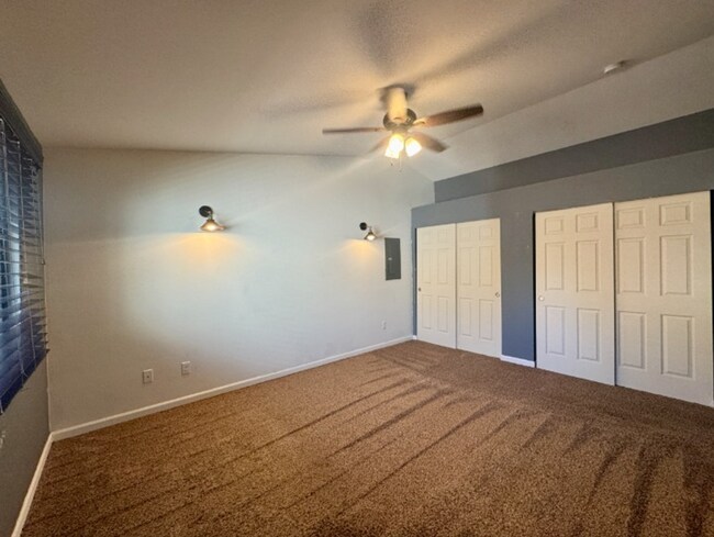 Building Photo - $500 Move In Discount! | 3 Bedroom 2 Bath ...