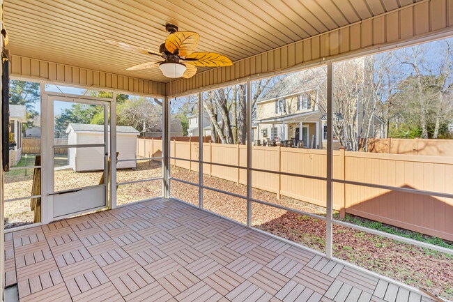 Building Photo - 705 E Hightree Ln