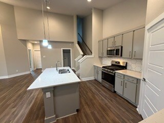 kitchen/dining - 521 Peace Dr
