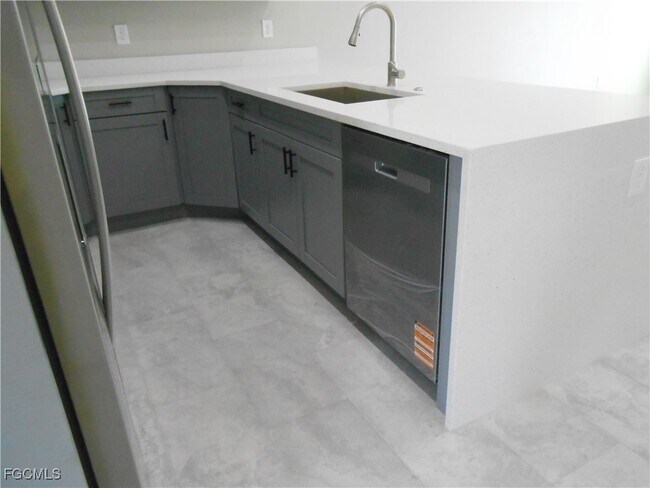 Building Photo - 937 Graystone Ave