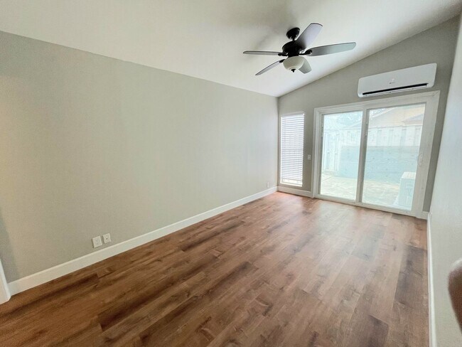 Building Photo - Conveniently Located Single Level Soda Cre...