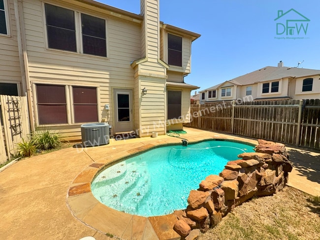 Building Photo - For Lease: Corner Townhome near DFW Airport - 3BR/2.5BA, Private Pool, Attached Garage, W/D Included