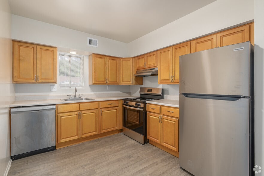 3BR, 2BA - 1,352F - Kitchen - Orchard Hills