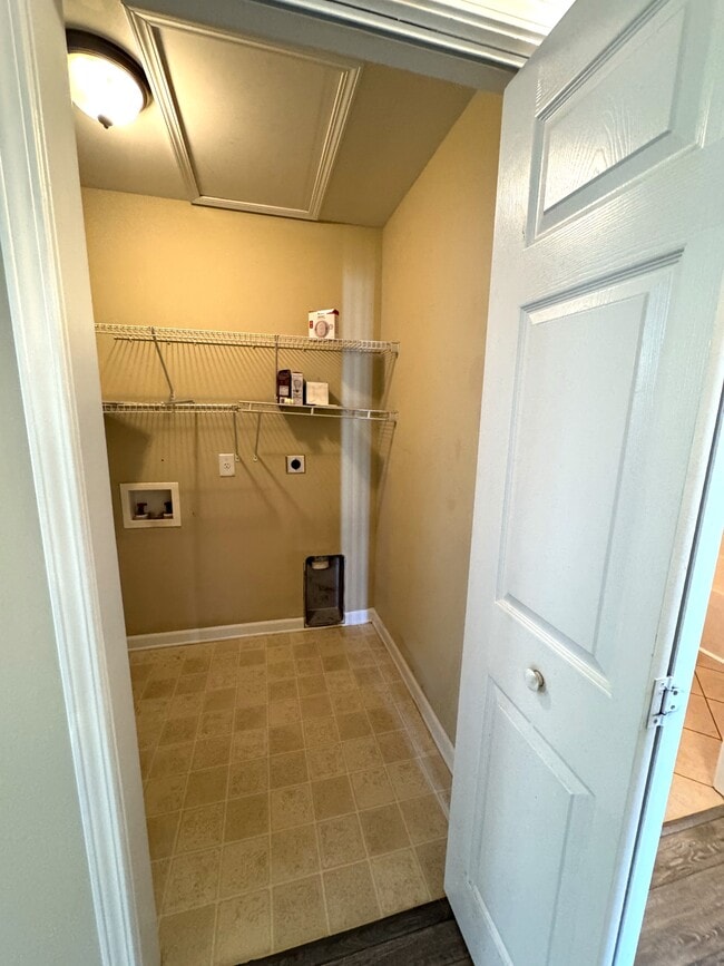 Building Photo - 119 Brentwood Dr