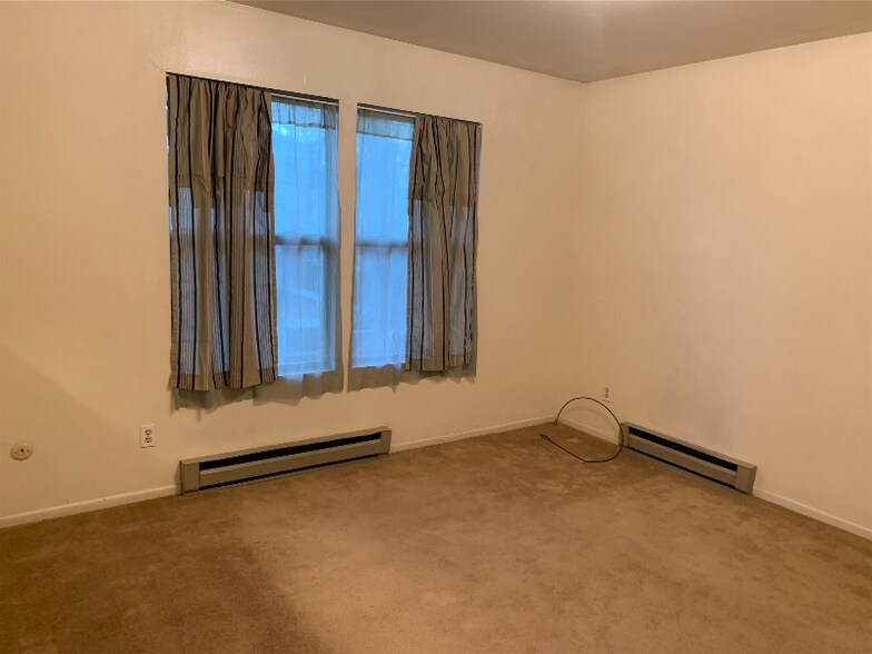 Building Photo - 1215 N Weber St