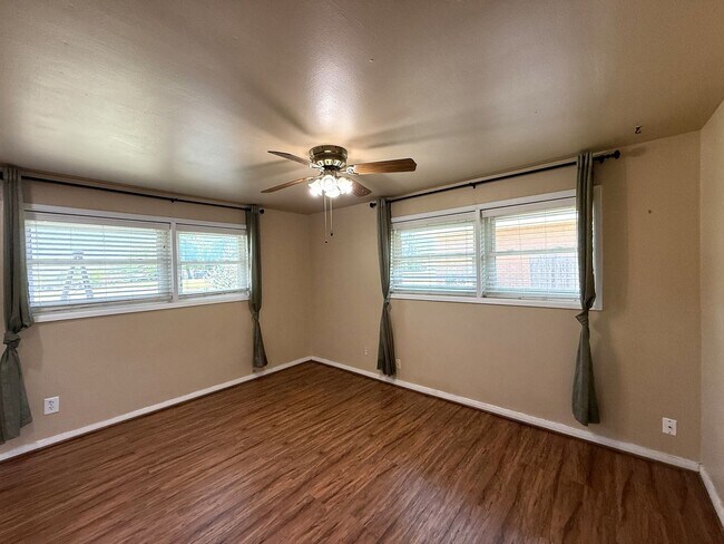 Building Photo - Timeless Comfort in Midwest City – 3BR Hom...