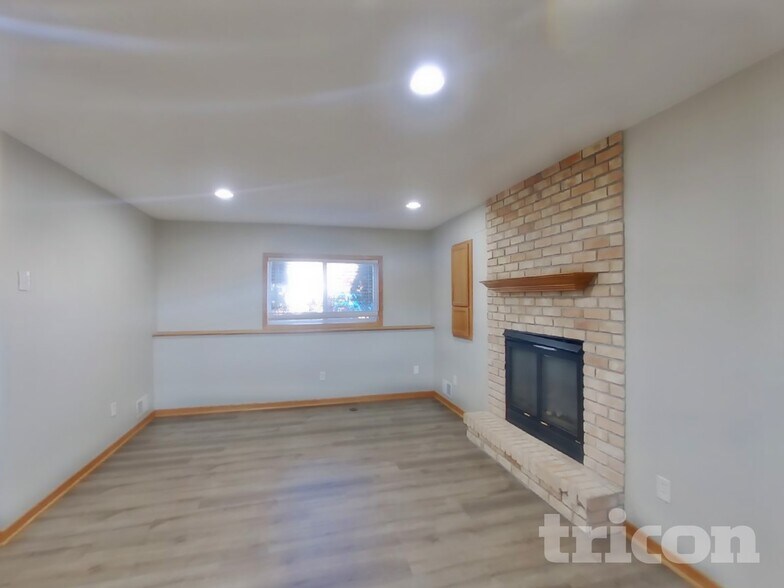 Building Photo - 6540 153rd Way NW