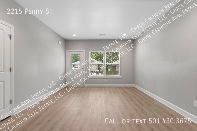 Building Photo - 2215 Perry St