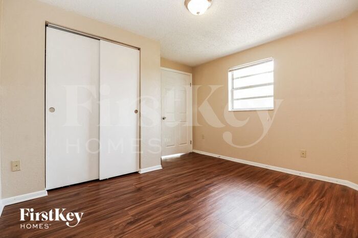 Building Photo - 4400 Swallowtail Dr