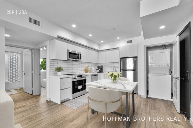 Building Photo - 1240 Magnolia Ave